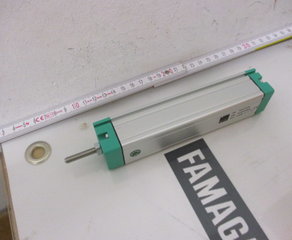 Потенциометрический датчик перемещения
Potentiometrischer Wegsensor, Messbereich 100 mm,
Steckeranschluss 5-polig, Schutzklasse IP60 Burster Präzisionsmesstechnik