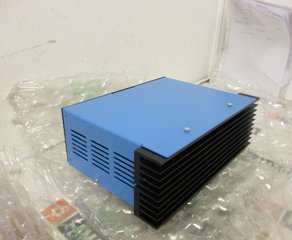 Частотный преобразователь 
REO-Frequenzsteuerung für Schwingförderer
REOVIB MFS 268
Eingangsspannung: 115/230 V, 50/60 c/s
Ausgangsspannung: 0...102 / 0...205 V
Ausgangsstrom: 16 A
Schutzart: IP 20
Frequenz : 5...300 c/s
- mit Füllstandsteuerung
- mit Schwingweitenrückführung REO ELEKTRONIK REOVIB