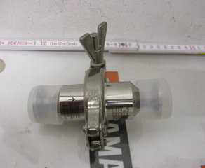 Обратный клапан  
Tellerrückschlagventil TC-TC Ø19x1.5 /Ø34
1.4435/316L (EPDM), System KST, Steril-Ausführung
- max. zulässiger Betriebsdruck: 6 bar
- max. zulässige Betriebstemperatur: 121 °C
- Ra (innen) < 0.8 μm (feinstgedreht), Ra (außen) < 1.6 μm (feingedreht)
- Delta-Ferritgehalt (im Lieferzustand) < 0.5% (DF-Klasse 3)
- Gehäuse, Ventil & Ventilhalter: 1.4435 (AISI 316L)
- Druckfeder: 1.4401 (AISI 316/316L)
- Dichtungssatz: EPDM (FDA & USP Class VI konform)
- Clampklammer: SS 304
Gesamtlänge = 110 mm Kiesel