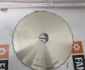 отрезной диск 
Lach Diamant Trennscheibe
G-SY LTU 200-2,0/1,5-32, D181
Diamant Belegt, Korngrösse D181
24 Schlitze 4 x 5 Lach Diamant