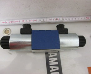 КЛАПАН
4/3 Wege Magnetventil NG6-24VDC
ohne Gerätestecker HYCON