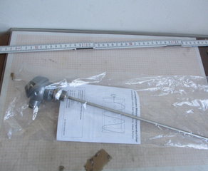 Термопара 
Einschraubtemperaturfühler mit Anschlusskopf Form J
Sensor: 
Pt100 (DIN EN 60751 Kl. B)
Temperatur: 
-70...+550°C
Einbaulänge: 
300 mm FuehlerSysteme